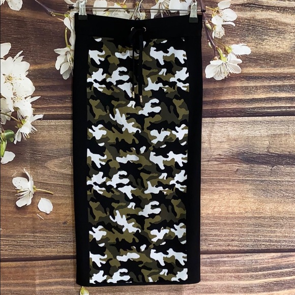 MICHAEL KORS Camo Sweater Top & Skirt Set - Picture 8 of 10